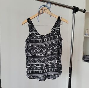 Women's Black and White Patterned Tank Top - Size Medium